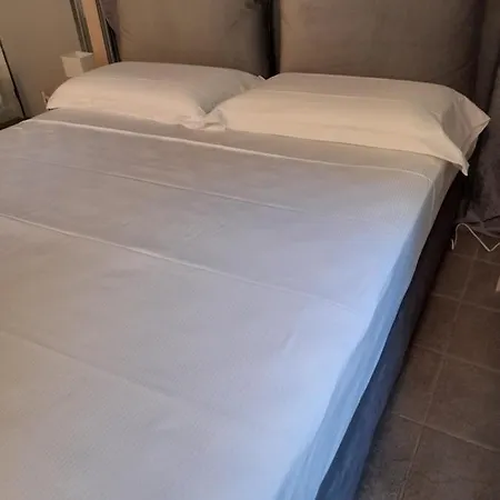 公寓 Garibaldi Loft, A Piedi A Palazzo Reale