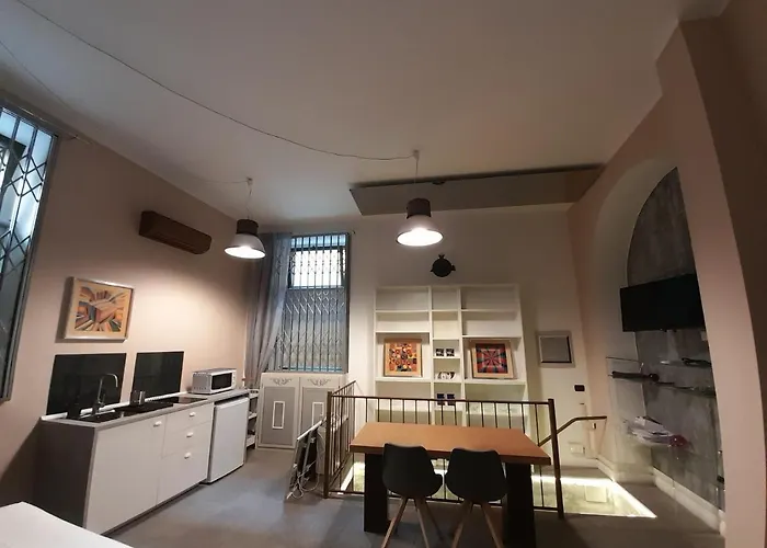 Apartment Garibaldi Loft, A Piedi A Palazzo Reale