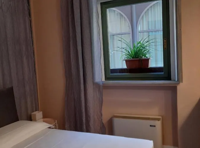Garibaldi Loft, A Piedi A Palazzo Reale Апартаменты